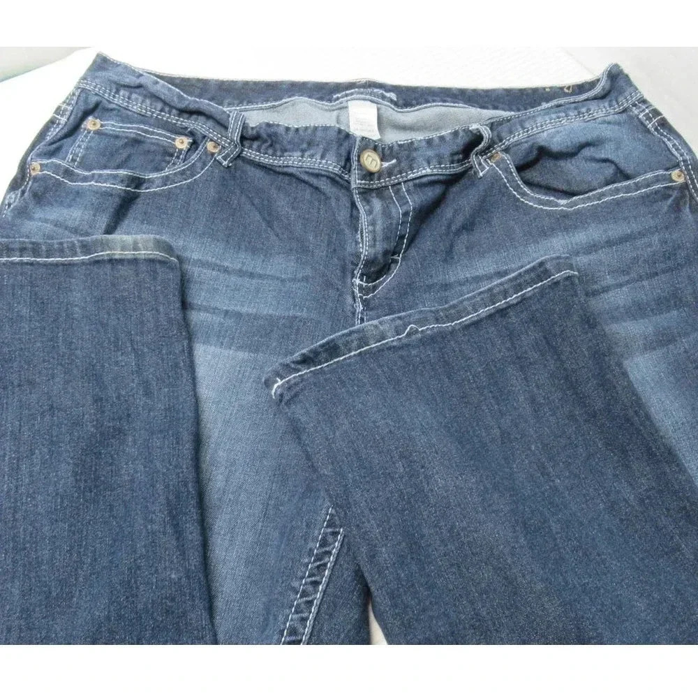Maurices Jeans Women 24 Short Blue Medium Wash Straight Bootcut Stretch Denim